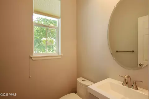 Bath - 72 Longview Ave, Eagle, CO 81631 photo 1 of 4