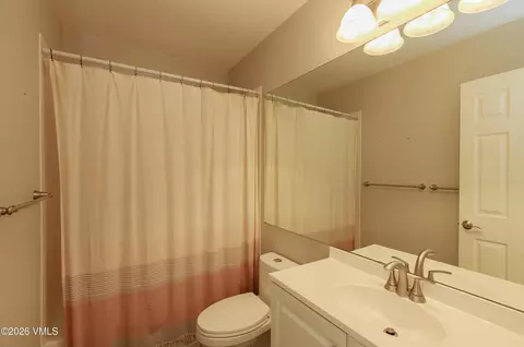 Bath - 72 Longview Ave, Eagle, CO 81631 photo 4 of 4
