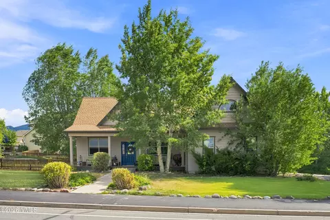 7 Custer Ct, Gypsum, CO 81637