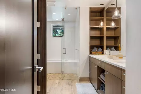 Bath - 2440 Chamonix Ln, Vail, CO 81657 photo 9 of 11