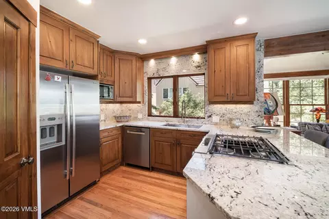 Kitchen - 3000 Eaglebend Dr #14, Avon, CO 81620 photo 2 of 2