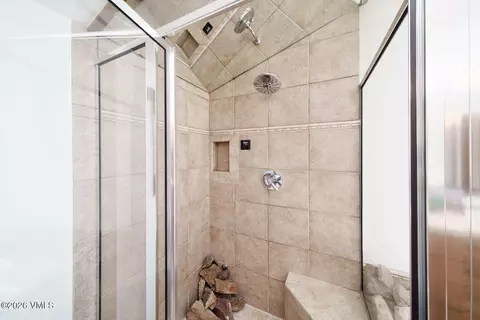 Bath - 3000 Eaglebend Dr #14, Avon, CO 81620 photo 3 of 7
