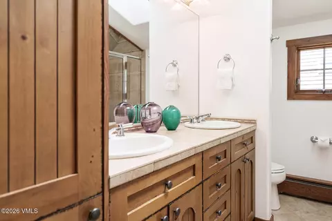 Bath - 3000 Eaglebend Dr #14, Avon, CO 81620 photo 2 of 7