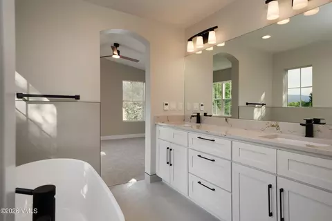 Bath - 30 Beecher St, Eagle, CO 81631 photo 3 of 4