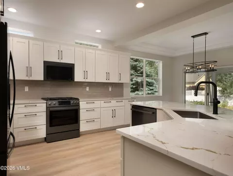 Kitchen - 30 Beecher St, Eagle, CO 81631 photo 2 of 3