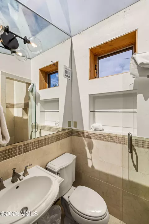 Bath - 114 Willow Rd #735, Vail, CO 81657 photo 5 of 5