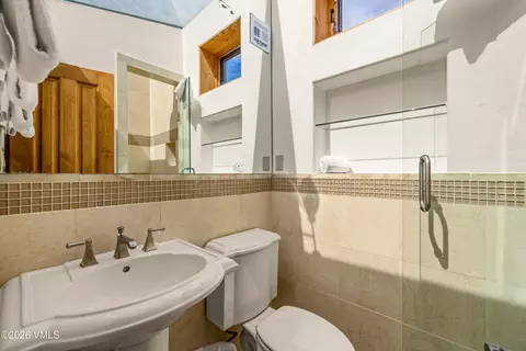 Bath - 114 Willow Rd #735, Vail, CO 81657 photo 4 of 5