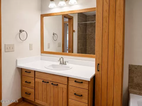 Bath - 425 Howard St, Eagle, CO 81631 photo 1 of 3