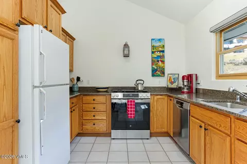 Kitchen - 21 Concho Dr, Edwards, CO 81632 photo 1 of 3