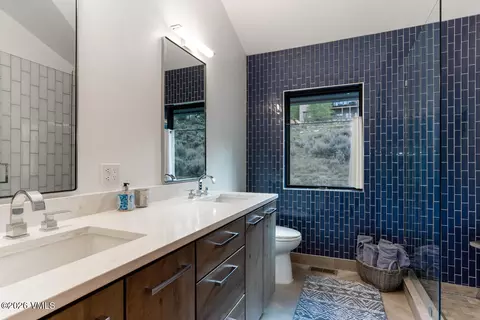Bath - 21 Concho Dr, Edwards, CO 81632 photo 2 of 5