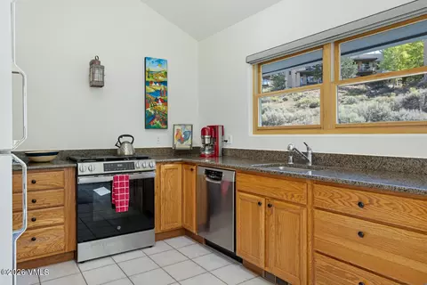 Kitchen - 21 Concho Dr, Edwards, CO 81632 photo 2 of 3