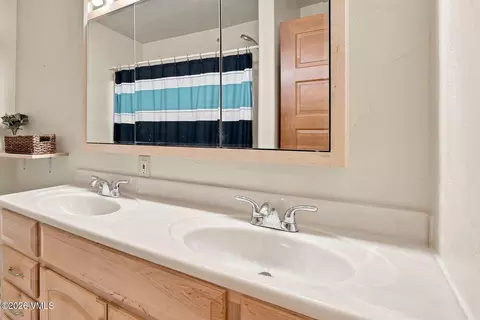 Bath - 351 Black Bear Dr, Gypsum, CO 81637 photo 2 of 3