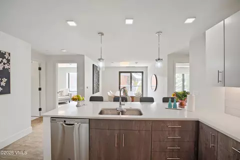 Kitchen - 430 S Frontage Rd E #RU-E, Vail, CO 81657 photo 3 of 7