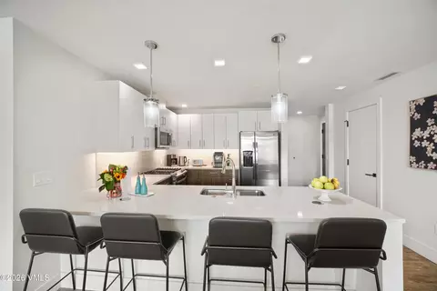 Kitchen - 430 S Frontage Rd E #RU-E, Vail, CO 81657 photo 6 of 7