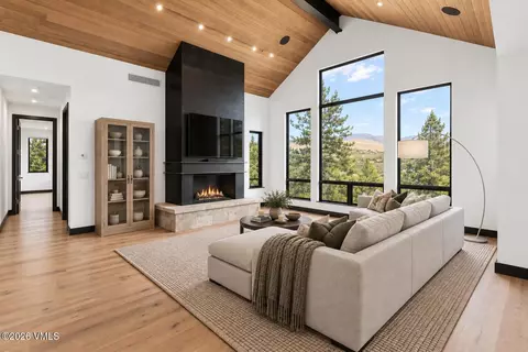 Living - 171 Sunquist Rd, Edwards, CO 81632 photo 2 of 4