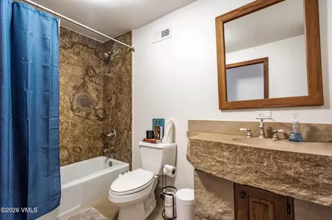 Bath - 49 Idlewild Pl # B, Edwards, CO 81632 photo 2 of 3