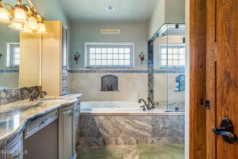Bath - 325 N Penstemon Ln, Eagle, CO 81631 photo 2 of 10
