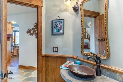 Bath - 325 N Penstemon Ln, Eagle, CO 81631 photo 4 of 10