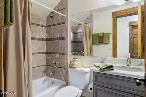 Bath - 325 N Penstemon Ln, Eagle, CO 81631 photo 7 of 10