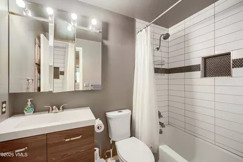 Bath - 2099 Chamonix Ln #2A, Vail, CO 81657 photo 3 of 3