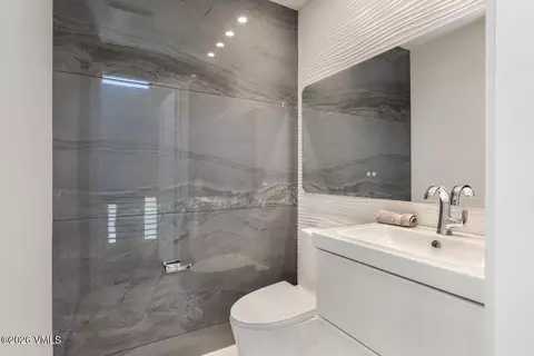 Bath - 80 Lariat Rd, Edwards, CO 81632 photo 1 of 10