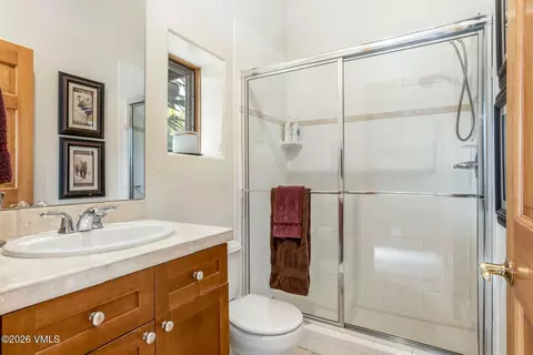 Bath - 41 Saddle Dr, Edwards, CO 81632 photo 6 of 6