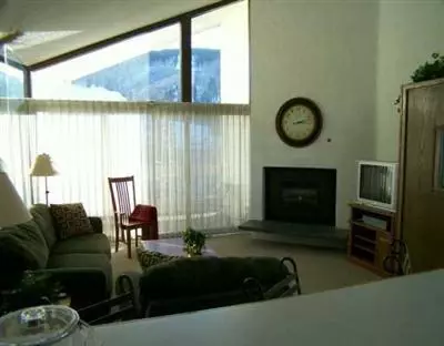 500 S Frontage Rd #404, Vail, CO 81657 photo 4
