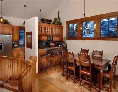 402 Cresta Rd, Edwards, CO 81632 photo 2