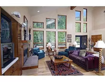 4253 Spruce Way #B, Vail, CO 81657 photo 2