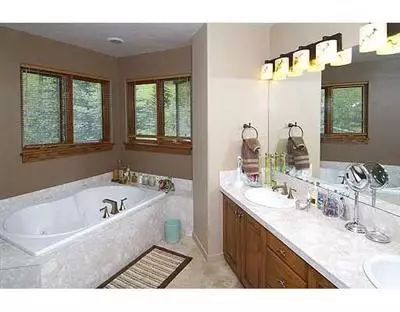 4253 Spruce Way #B, Vail, CO 81657 photo 6