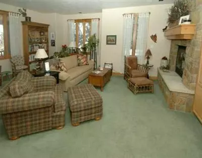 1479 Mesa Dr, Eagle, CO 81631 photo 2