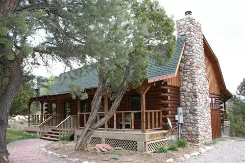 704 Mesa Dr, Eagle, CO 81631 photo 1