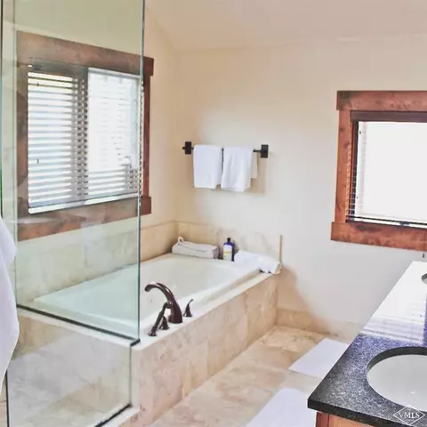 250 Hackamore Rd, Edwards, CO 81632 photo 5