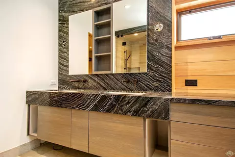 645 Forest Rd, Vail, CO 81657 photo 4