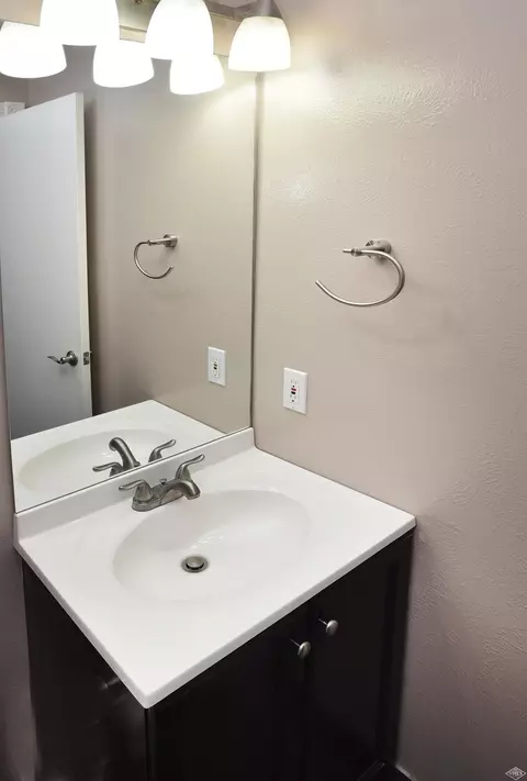 556 E Third St #E304, Eagle, CO 81631 photo 19