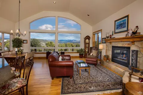 733 Mesa Dr, Eagle, CO 81631 photo 2
