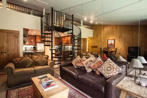 122 E Meadow Dr #4, Vail, CO 81657 photo 2