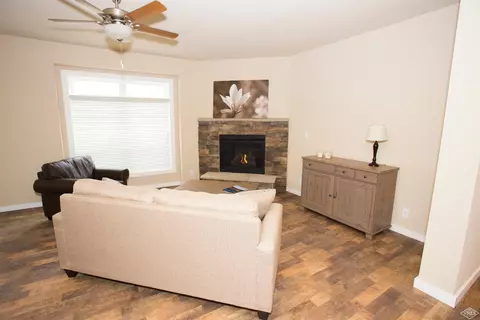 33 Salmon Loop, Gypsum, CO 81637 photo 4