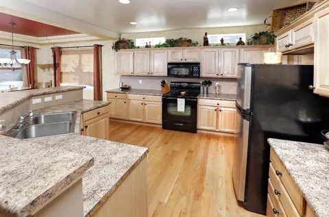 176 Ewing St, Eagle, CO 81631 photo 4
