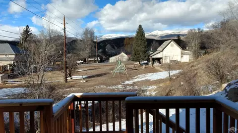 325 E Fourth St, Eagle, CO 81631 photo 2