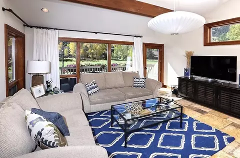 176 Deer Blvd #E, Avon, CO 81620 photo 1