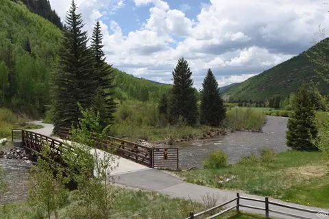 2820 Aspen Ct #B, Vail, CO 81657 photo 2