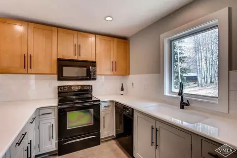 654 Eagle Dr, Avon, CO 81620 photo 7