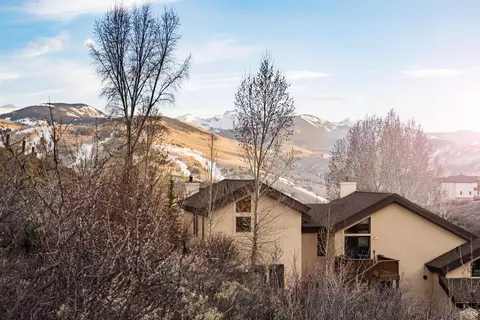 5016 E Wildridge Rd #B, Avon, CO 81620 photo 2