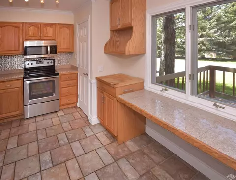48 Riverside Ct #E, Avon, CO 81620 photo 6