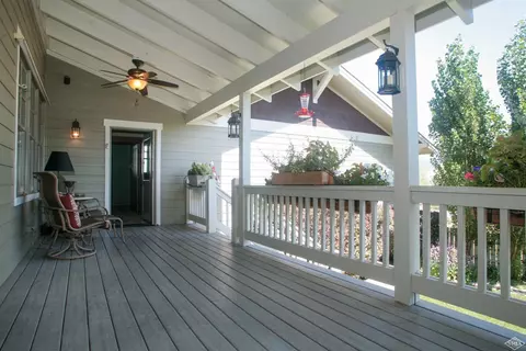 83 Newquist St, Eagle, CO 81631 photo 2