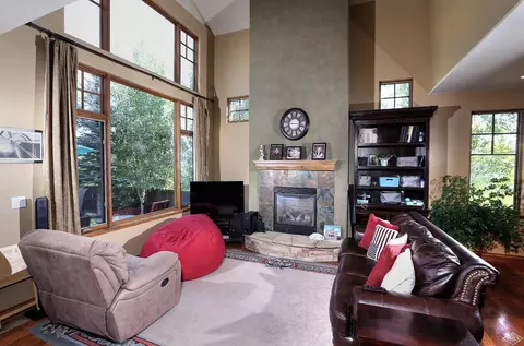 18 Horton St, Eagle, CO 81631 photo 2