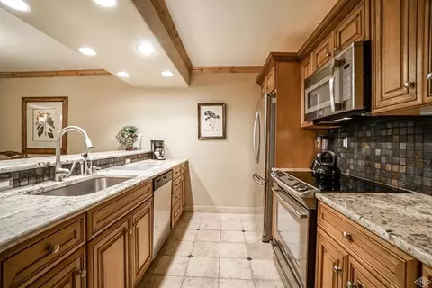 292 E Meadow Dr #221, Vail, CO 81657 photo 7