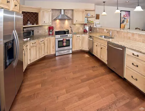 972 W Eagle Dr W, Avon, CO 81620 photo 11