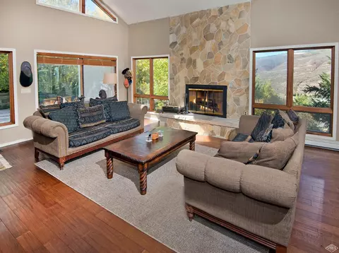 972 W Eagle Dr W, Avon, CO 81620 photo 1